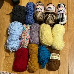 Bundle of assorted yarn